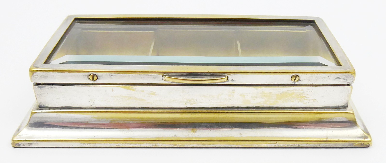 STŘÍBŘENÁ A ZLACENÁ MOSAZNÁ DÓZIČKA NA LÉKY