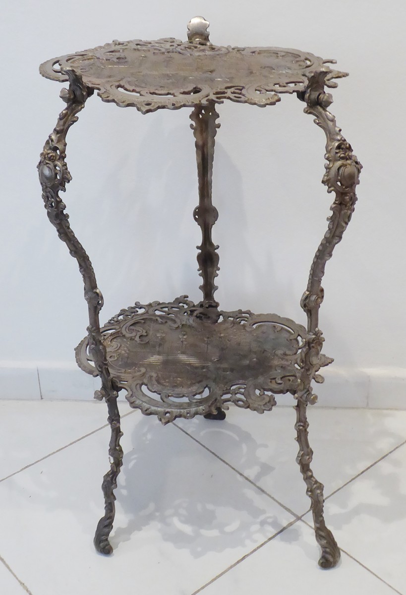 KVĚTINOVÝ STOLEK SE ZÁMECKOU OBOROU