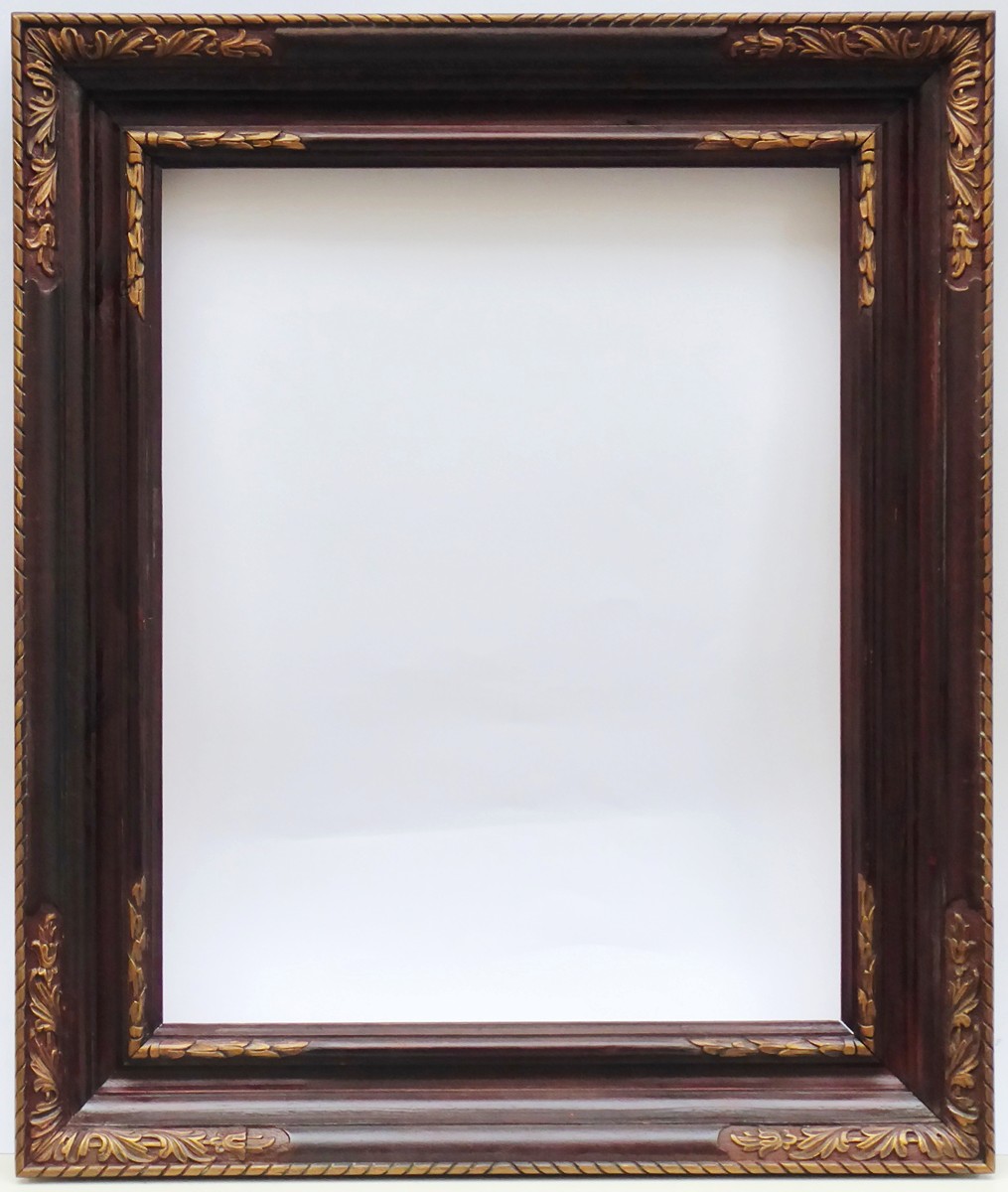 RÁM S RUČNĚ ŘEZANÝM KVĚTINOVÝM ORNAMENTEM 