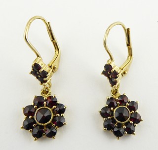 ZLACENÉ STŘÍBRNÉ GRANÁTOVÉ NÁUŠNICE KYTIČKY - GRANÁT TURNOV