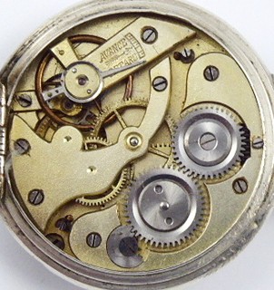 STŘÍBRNÉ KAPESNÍ HODINKY SE SECESNÍM ORNAMENTEM