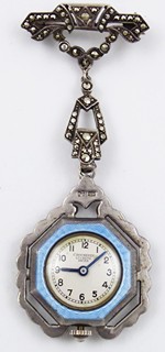 STŘÍBRNÉ DÁMSKÉ ZÁVĚSNÉ HODINKY - CARL F. BUCHERER