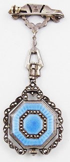 STŘÍBRNÉ DÁMSKÉ ZÁVĚSNÉ HODINKY - CARL F. BUCHERER