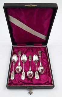 ŠEST STŘÍBRNÝCH LŽIČEK SE SPASSKOU VĚŽÍ V MOSKVĚ - ARMÉNIE