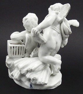 DLE JEAN-BAPTISTE PIGALLE (1714-1785) - CHERUBÍNI S PTÁČKEM A KLÍCKOU - EDMÉ SAMSON, PARIS