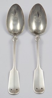 DVĚ STŘÍBRNÉ LŽÍCE - STEFAN KLEINDIENST, WIEN