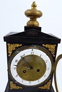 EMPÍROVÉ STOLNÍ PORTÁLOVÉ HODINY