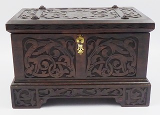 TRUHLIČKA NA CENNOSTI V RENESANČNÍM STYLU