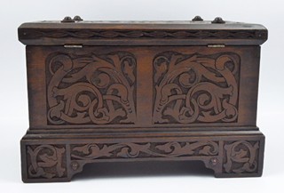 TRUHLIČKA NA CENNOSTI V RENESANČNÍM STYLU