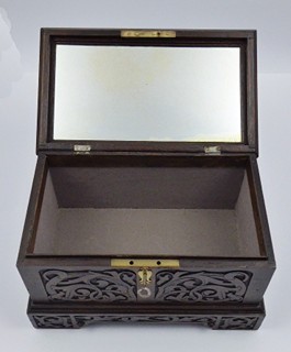 TRUHLIČKA NA CENNOSTI V RENESANČNÍM STYLU