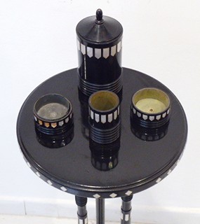 KUŘÁCKÝ STOLEK S PERLETÍ - VÍDEŇSKÁ SECESE