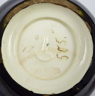 SECESNÍ VYSOKÁ VÁZA S KOSATCI - JULIUS DRESSLER, BĚLÁ