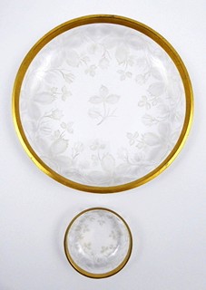 SECESNÍ MÍSA A 12 MISEK S KRÁSNÝM RUČNÍM BRUSEM LISTŮ A PLODŮ KAŠTANU