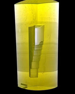 Marek Josef - Skleněná plastika- Hlubina