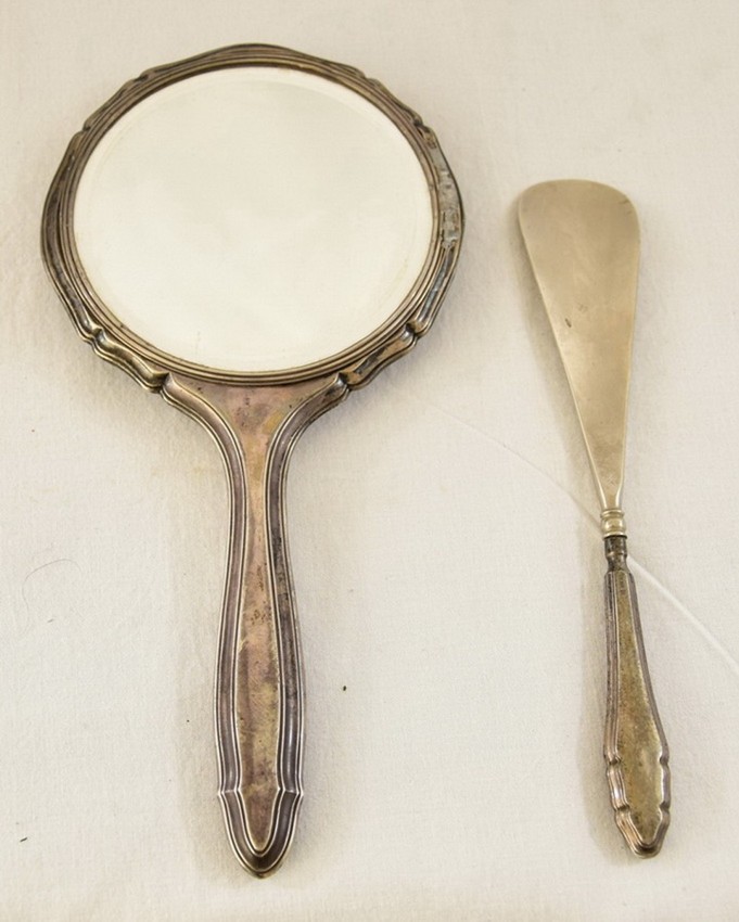 Zrcátko a lžíce a boty