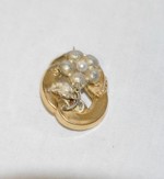 Brož s perlou, pozlacené stříbro