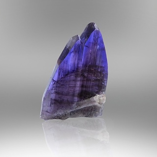 Investiční solitér: Krystalická srůstlice Tanzanitu 228,37 ct
