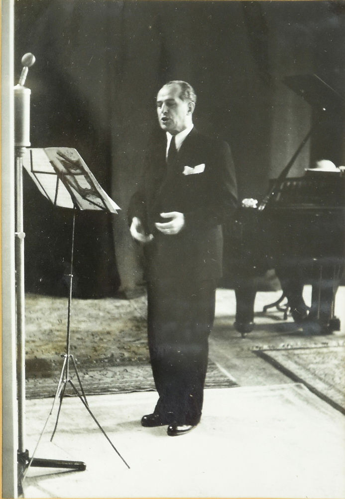 Autografy, podpisy - z kanceláře ředitele Ultraphonu Františka Valentiniho