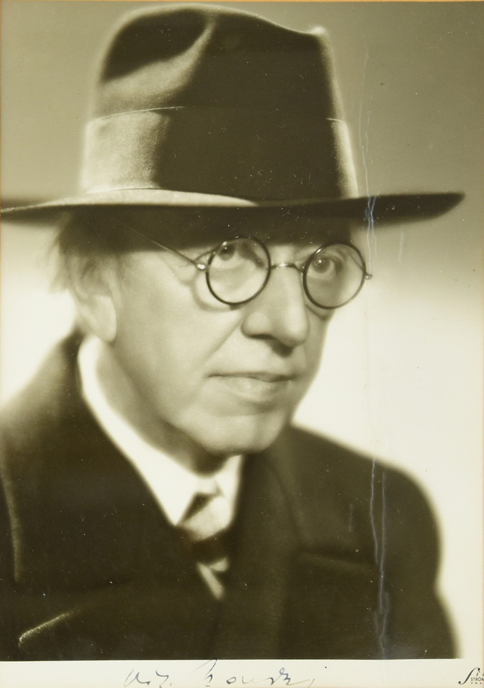 Autografy, podpisy - z kanceláře ředitele Ultraphonu Františka Valentiniho