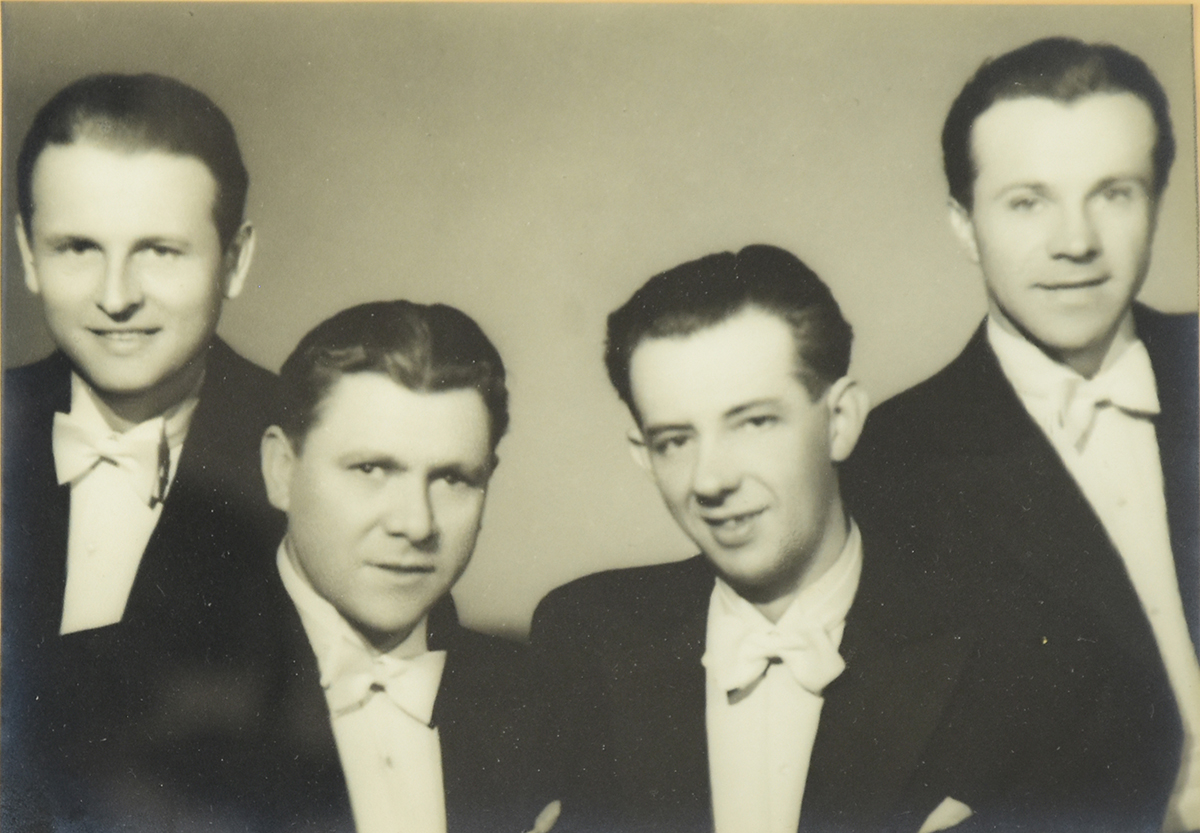 Autografy, podpisy - z kanceláře ředitele Ultraphonu Františka Valentiniho