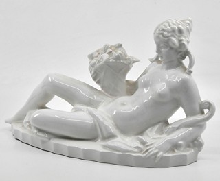 Kovařík Hubert (1888-1948) - Plastika "Akt s rohem hojnosti - FORTUNA"