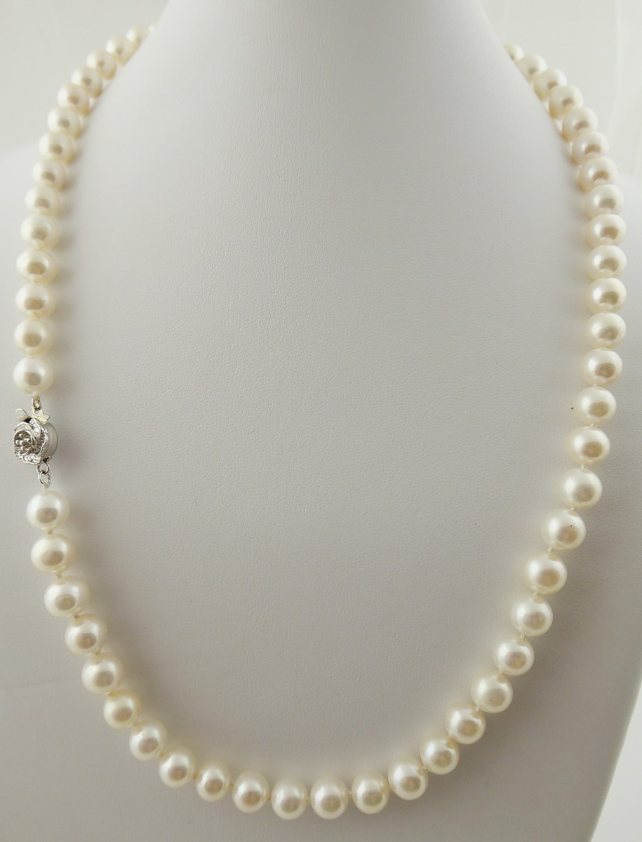 NÁHRDELNÍK ZE SLADKOVODNÍCH PEREL