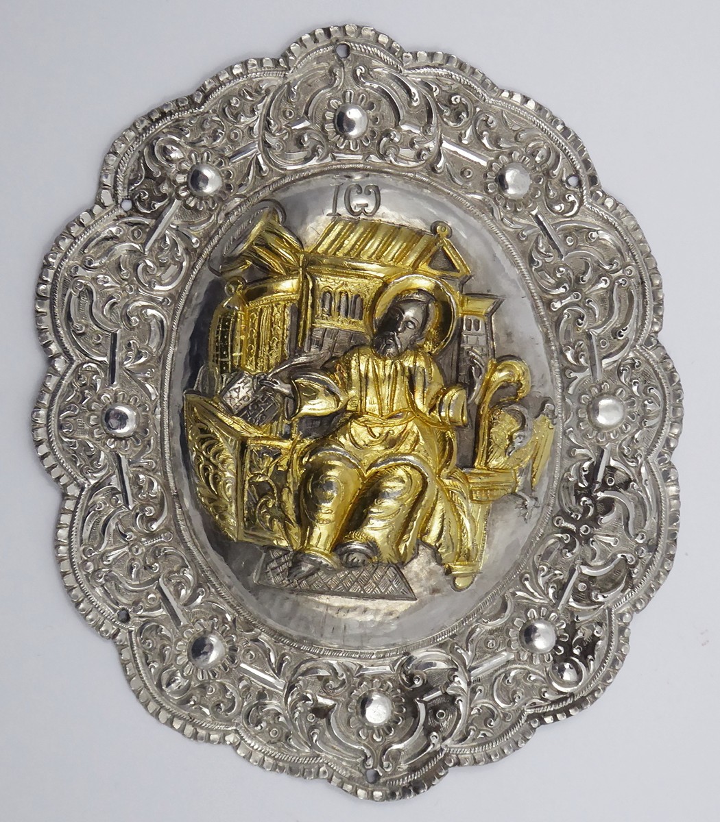 ZLACENÝ STŘÍBRNÝ RELIÉF S VÝJEVEM SVATÉHO JANA EVANGELISTY