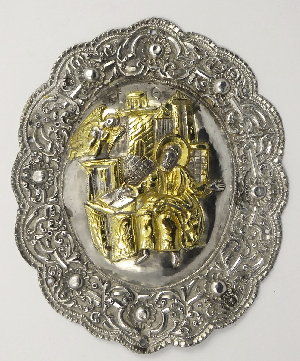 ZLACENÝ STŘÍBRNÝ RELIÉF S VÝJEVEM SVATÉHO MATOUŠE EVANGELISTY