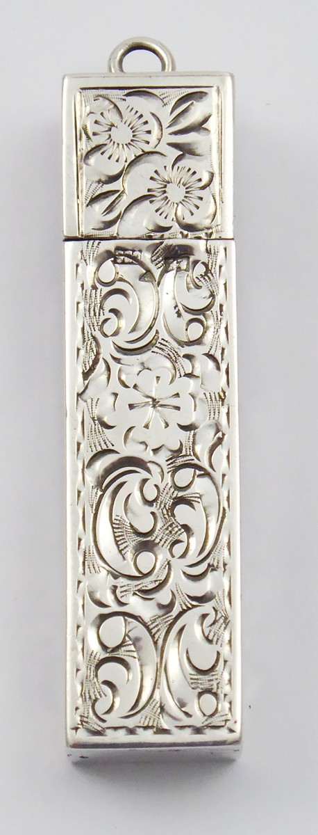 STŘÍBRNÉ POUZDRO NA RTĚNKU