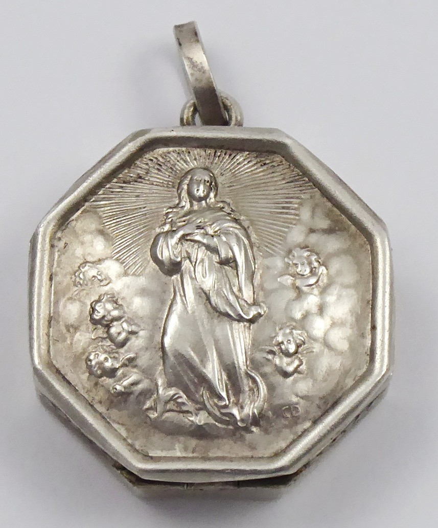 STŘÍBRNÝ RŮŽENEC SE SCHRÁNKOU S PANNOU MARIÍ