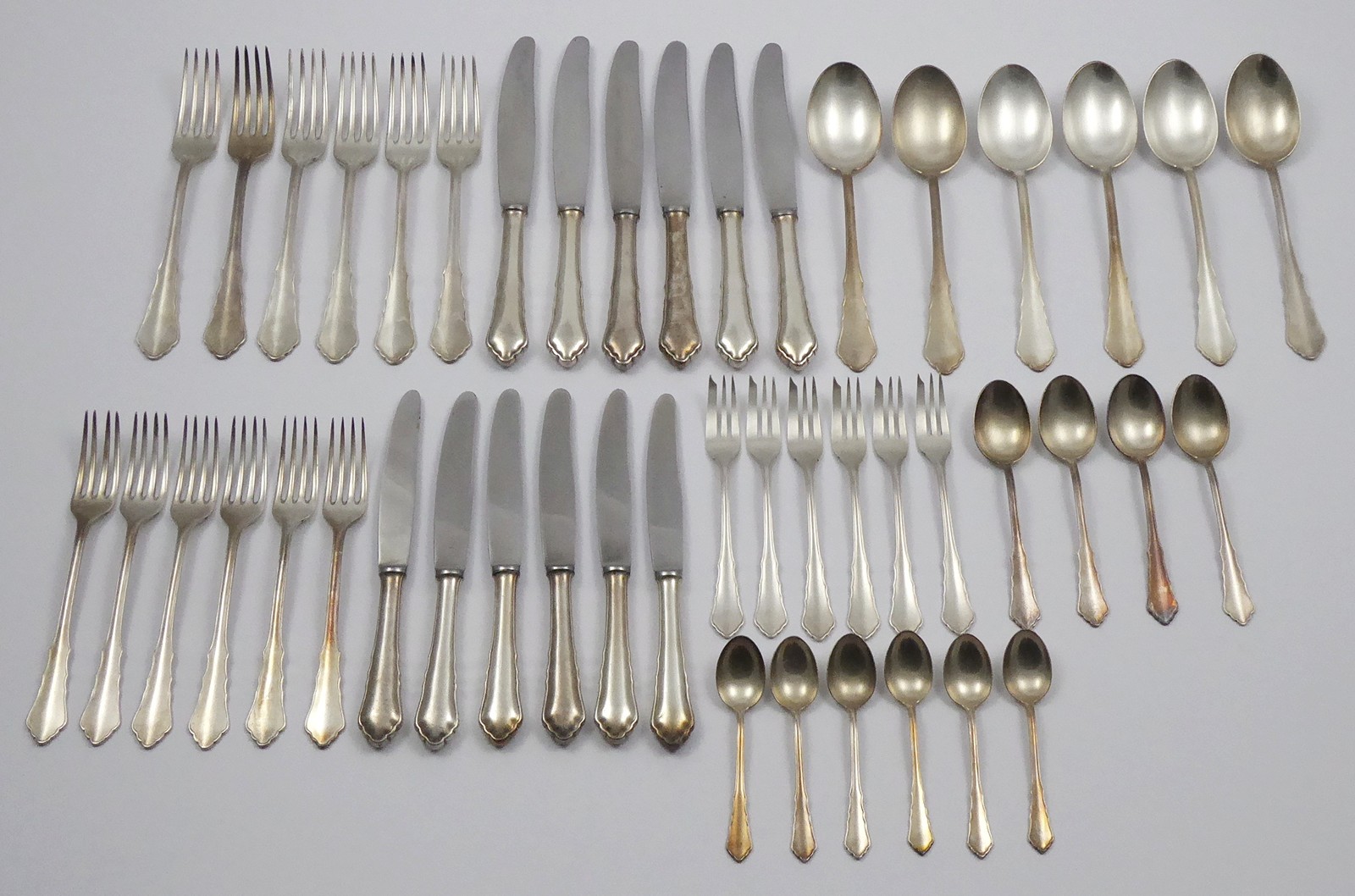 STŘÍBŘENÝ PŘÍBOR PRO 6 OSOB (46 KS) - SANDRIK