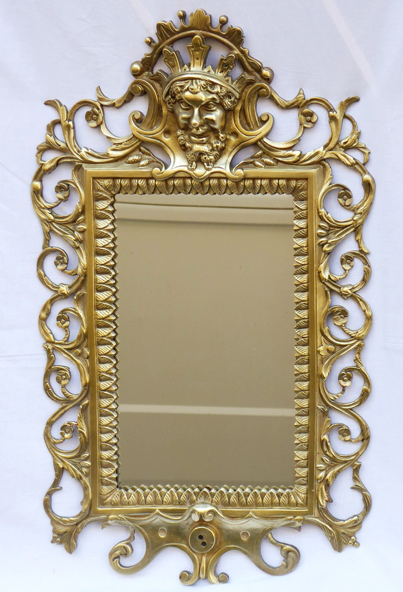 ZRCADLO S PORTRÉTEM KRÁLE