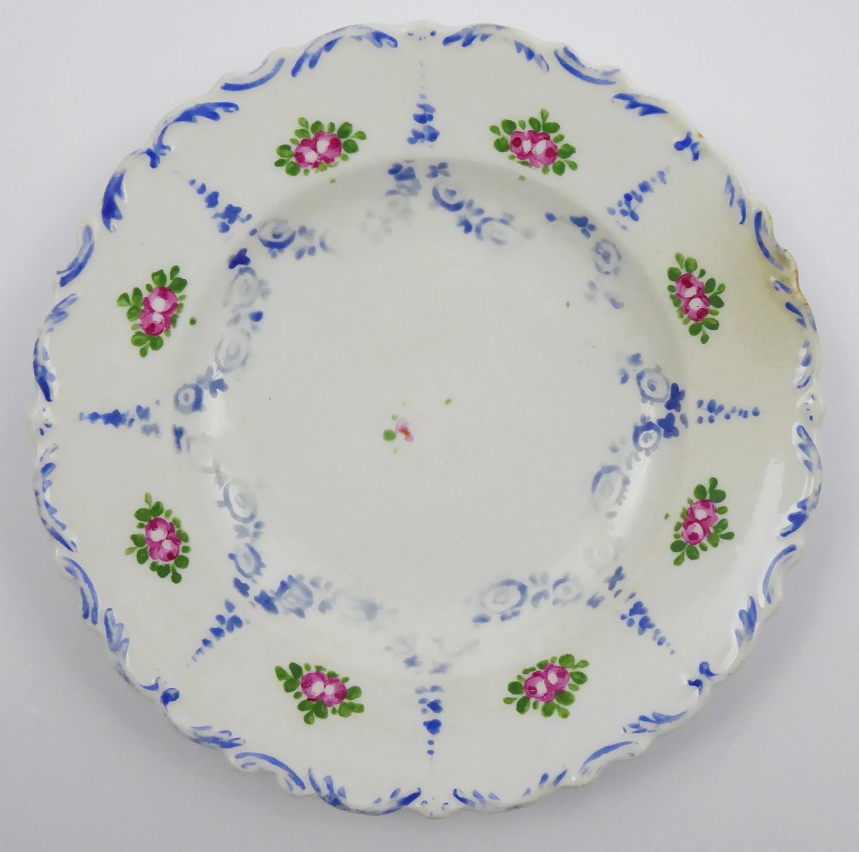 TALÍŘ S RŮŽIČKAMI A MODRÝM DEKOREM - A.F. NOWOTNY, STARÁ ROLE