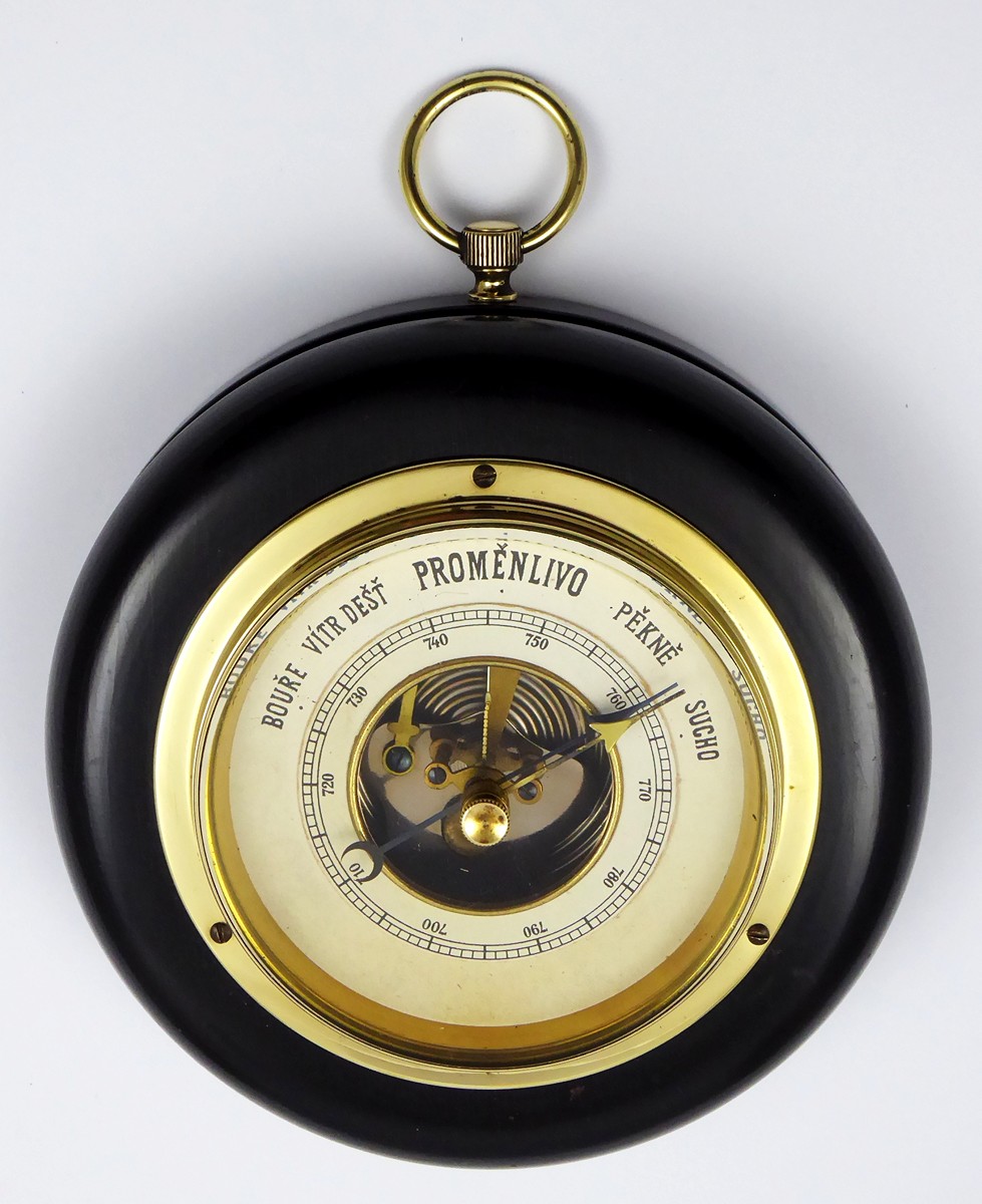 POKOJOVÝ BAROMETR S ČESKÝMI NÁPISY - G. LUFFT, STUTTGART