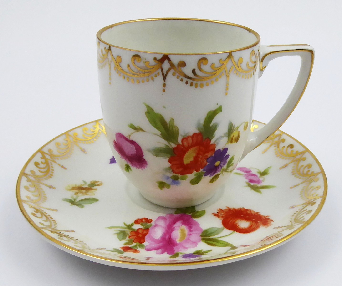 MOKA ŠÁLEK S KVÍTÍM A ZLACENÍM - ROSENTHAL, VZOR MEISSEN