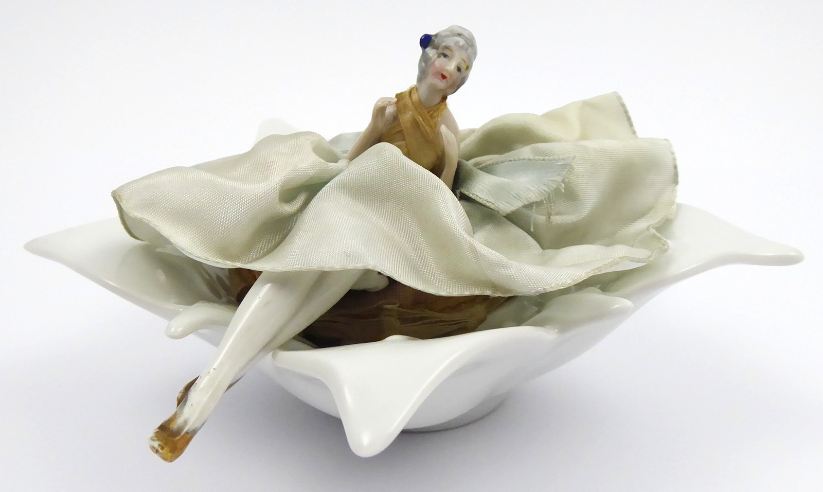 MISKA ČI DÓZA S DÍVKOU V SUKNI - JOHANN SELTMANN VOHENNSTRAUSS