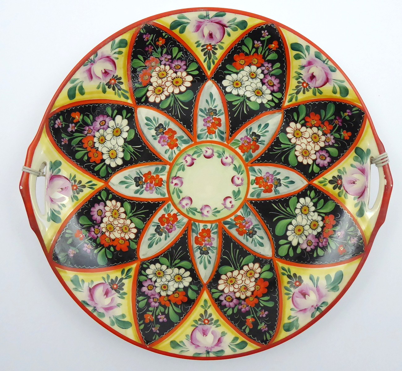 VĚTŠÍ ZÁVĚSNÝ TALÍŘ S CHODSKÝM VZOREM - KLENČÍ