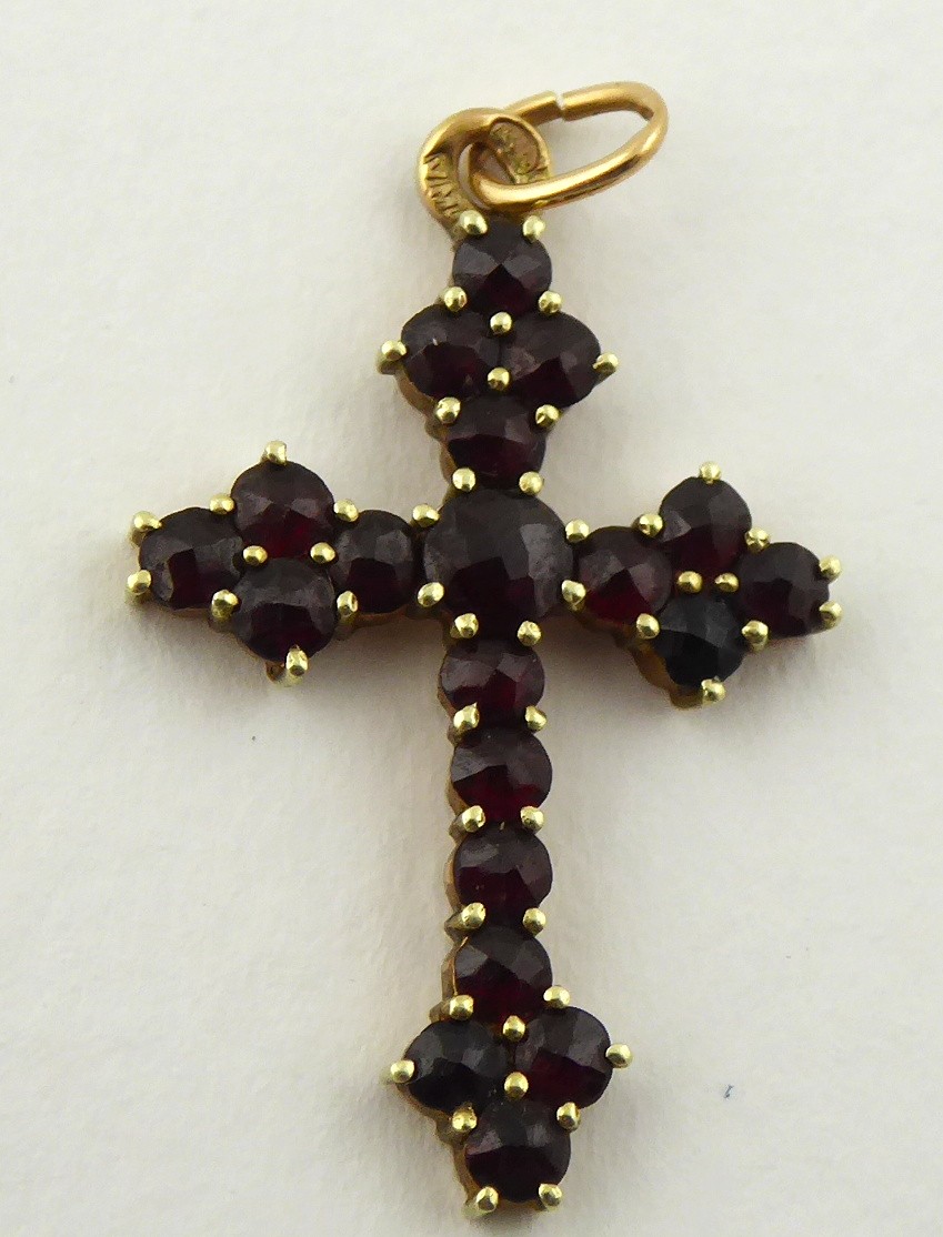 ZLATÝ KŘÍŽEK S PRAVÝMI ČESKÝMI GRANÁTY - VÁCLAV MARTINŮ, PRAHA