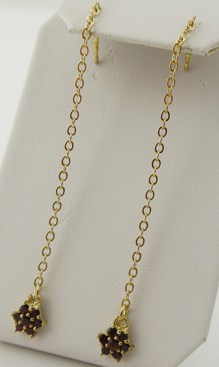 ZLACENÉ STŘÍBRNÉ VISACÍ NÁUŠNICE S ČESKÝMI GRANÁTY - GRANÁT, TURNOV