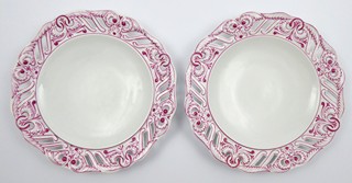 DVA TALÍŘE S PURPUROVÝM ORNAMENTEM - SLAVKOV, SCHLAGGENWALD