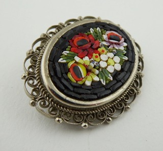 BROŽ S KVĚTINOVOU MINIATURNÍ MOZAIKOU - ITÁLIE