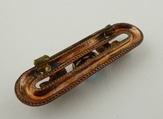 BROŽ SE SVĚTLE MODRÝMI SKLENĚNÝMI AKVAMARÍNY