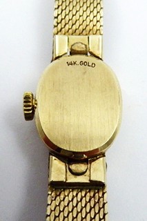 ZLATÉ DÁMSKÉ NÁRAMKOVÉ HODINKY S DIAMANTY - CROTON