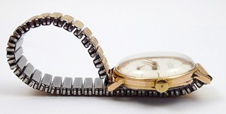 NÁRAMKOVÉ HODINKY PRIM - ZLACENÉ POUZDRO Z FRANCIE