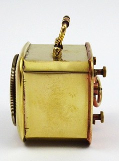 MOSAZNÝ CESTOVNÍ BUDÍK