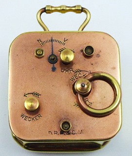 MOSAZNÝ CESTOVNÍ BUDÍK