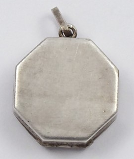 STŘÍBRNÝ RŮŽENEC SE SCHRÁNKOU S PANNOU MARIÍ