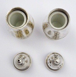 STŘÍBŘENÉ STOLNÍ NÁDOBKY