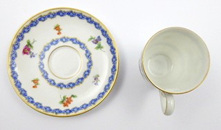 MOKA ŠÁLEK S KVĚTY A MODRÝM VĚNEČKEM - ROSENTHAL