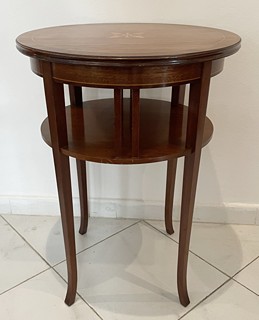 KULATÝ STOLEK S INTARZIÍ